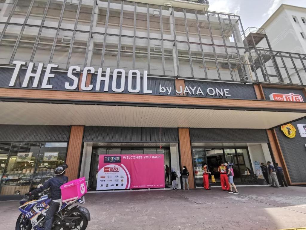 Studio Units At Pacific Tower Near Jaya One By Comfyasia Petaling Jaya Exterior foto